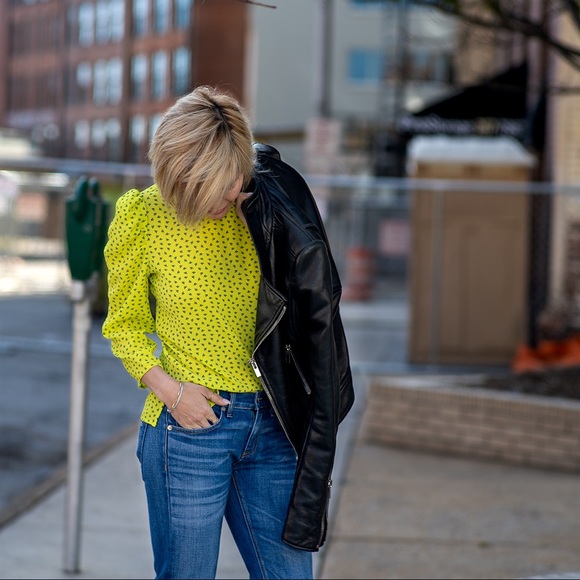 Vince Camuto yellow print blouse - Picture 2 of 7